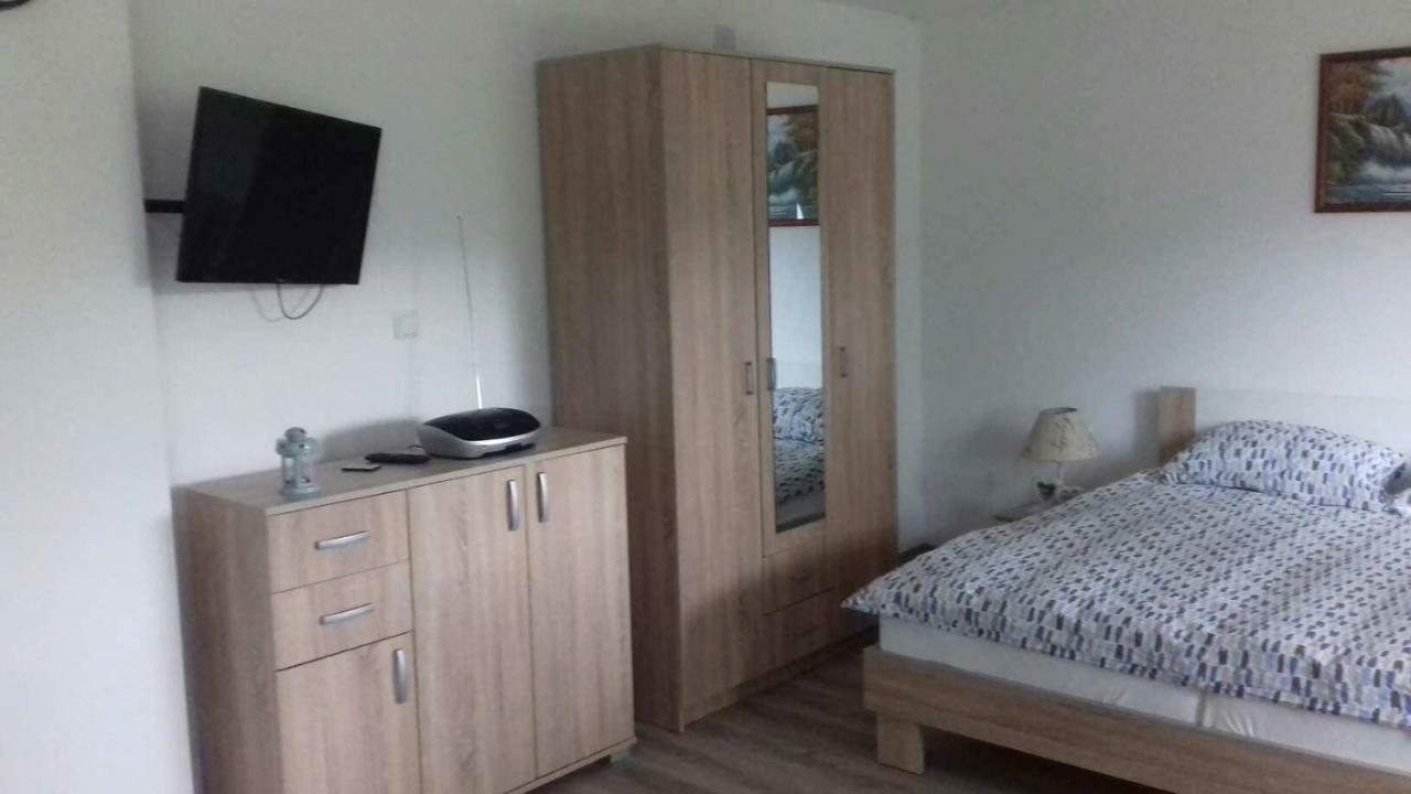 Studio Apartman Trdina Topusko Buitenkant foto
